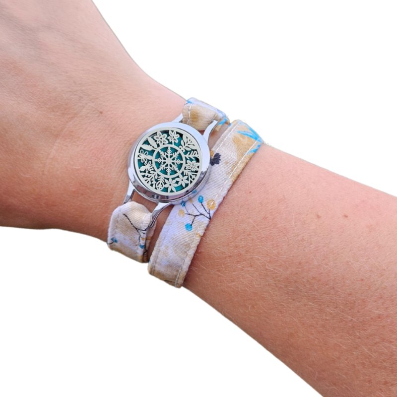 Bracelet FOREVEHER avec tissu Herbier Bleu et médaillon Flocon d’Éternité – bijou interchangeable et symbolique