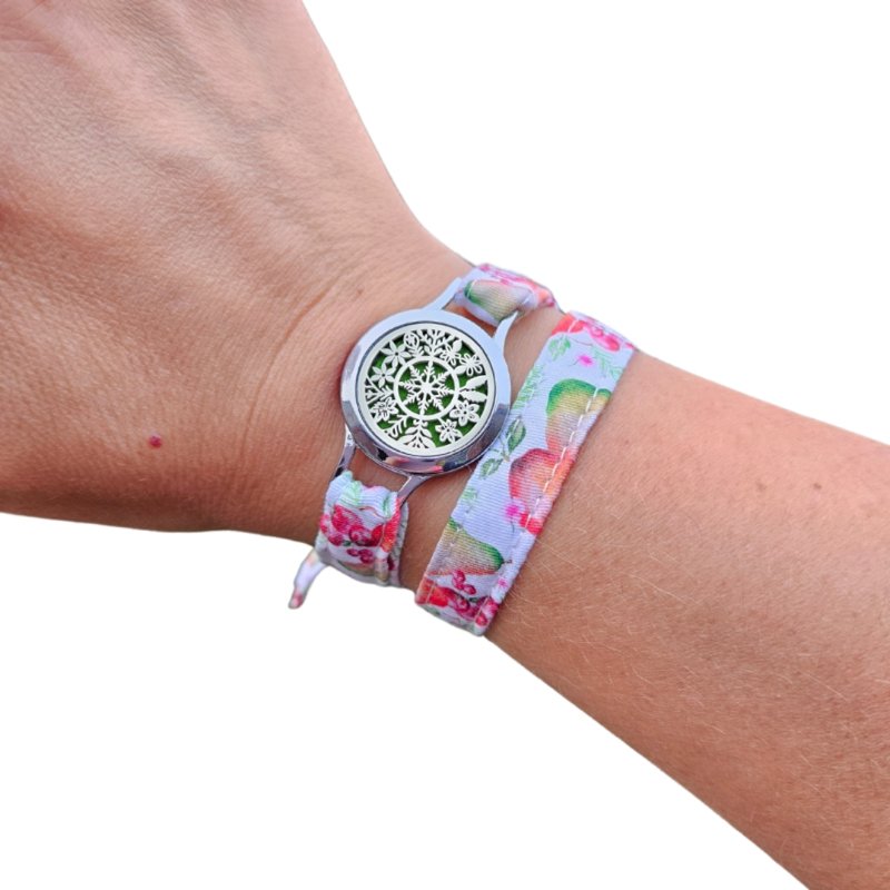 Bracelet FOREVEHER avec tissu Fruit pastel et médaillon Flocon d’Éternité – bijou interchangeable et symbolique