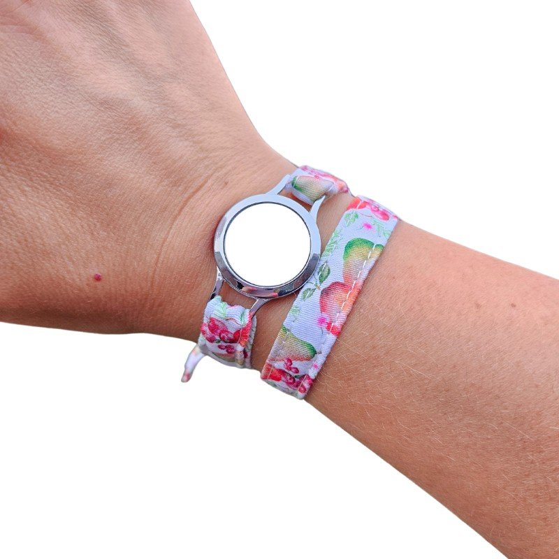 Bracelet fruits pastel multicolores – tissu Foreveher sur poignet féminin
