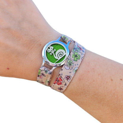 Bracelet FOREVEHER tissu Trèfles printaniers avec médaillon Escargot Rêveur – bijou poétique et unique